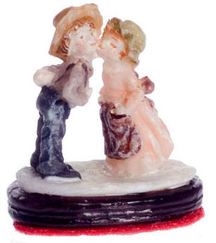 Dollhouse Miniature Kissing Couple